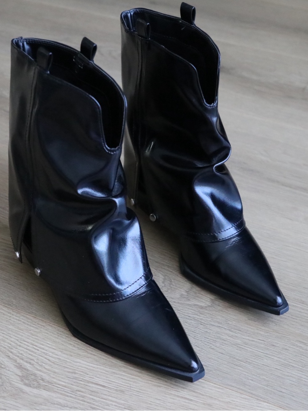 NWOT Fashion Nova Black Pointed Toe Western Ankle Boots Size 7